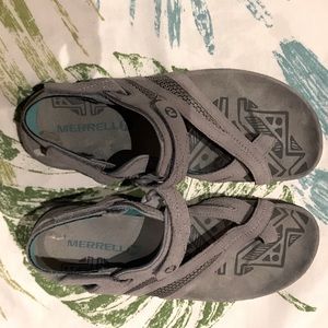 Merrill sandals